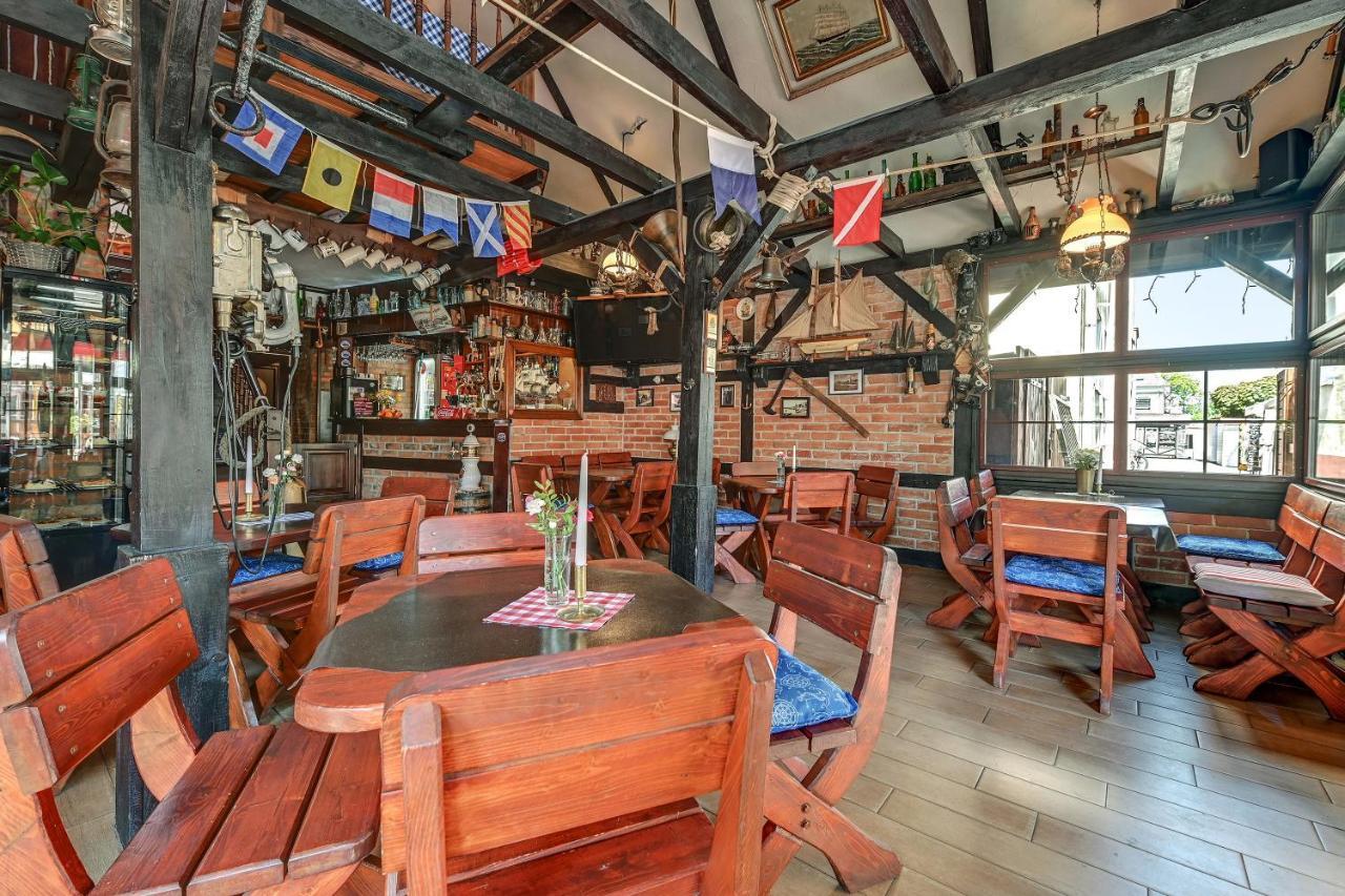 Villa & Restaurant Admiral Nelson Hel Eksteriør billede
