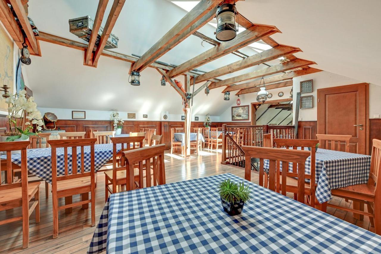 Villa & Restaurant Admiral Nelson Hel Eksteriør billede