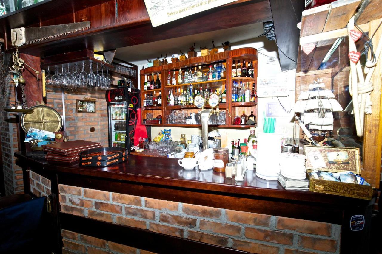 Villa & Restaurant Admiral Nelson Hel Eksteriør billede