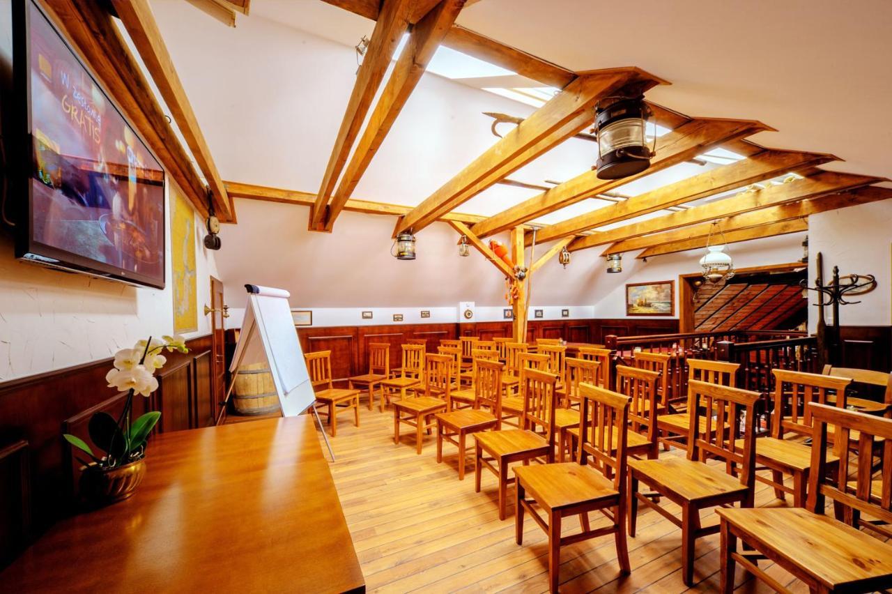 Villa & Restaurant Admiral Nelson Hel Eksteriør billede