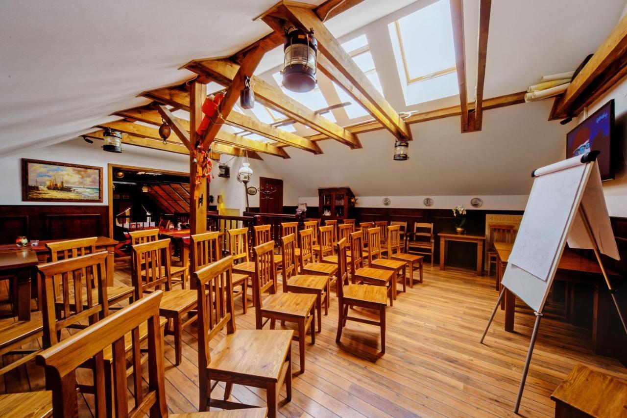 Villa & Restaurant Admiral Nelson Hel Eksteriør billede
