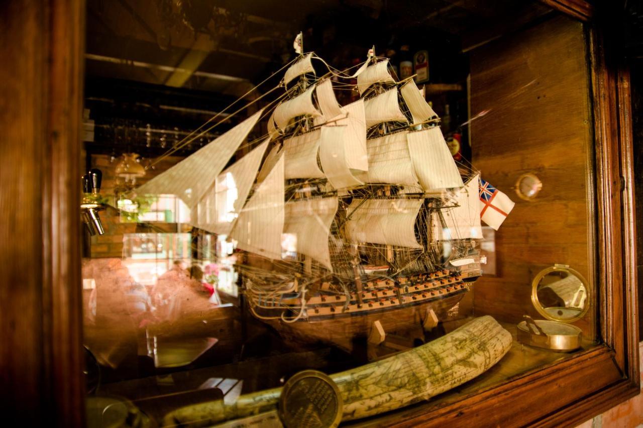 Villa & Restaurant Admiral Nelson Hel Eksteriør billede
