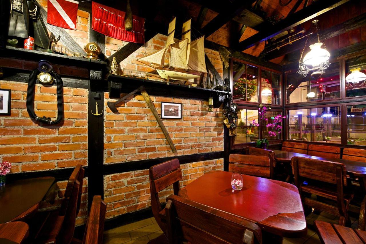 Villa & Restaurant Admiral Nelson Hel Eksteriør billede